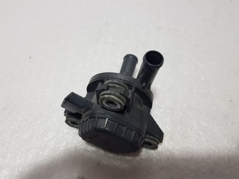 Recambio de bomba agua electrica para toyota auris hybrid active referencia OEM IAM G904052010 21515G102099 AISIN