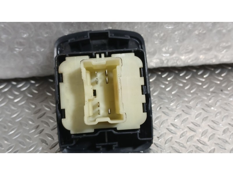 Recambio de mando elevalunas delantero izquierdo para dacia sandero ii (b8_) 1.0 sce 75 (b8jc, b8jd) referencia OEM IAM 25411258