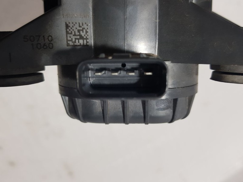 Recambio de bomba agua electrica para toyota auris hybrid active referencia OEM IAM G904052010 21515G102099 AISIN