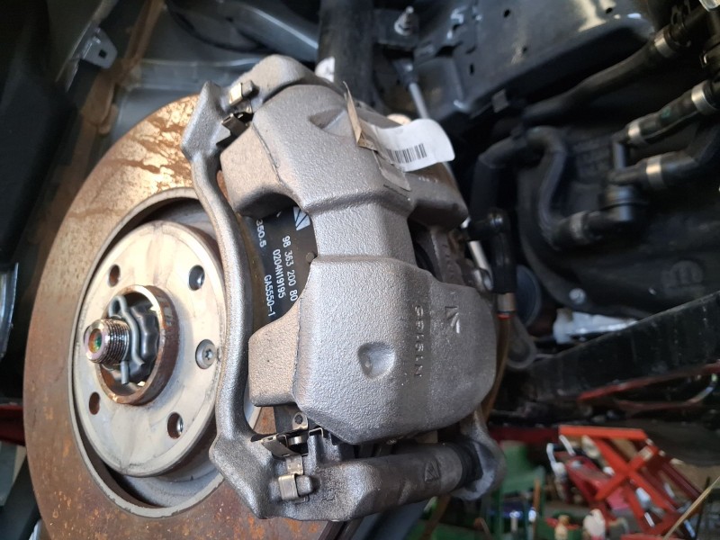 Recambio de pinza freno delantera derecha para fiat 600 (364) 1.2 t hybrid referencia OEM IAM 1681371480  