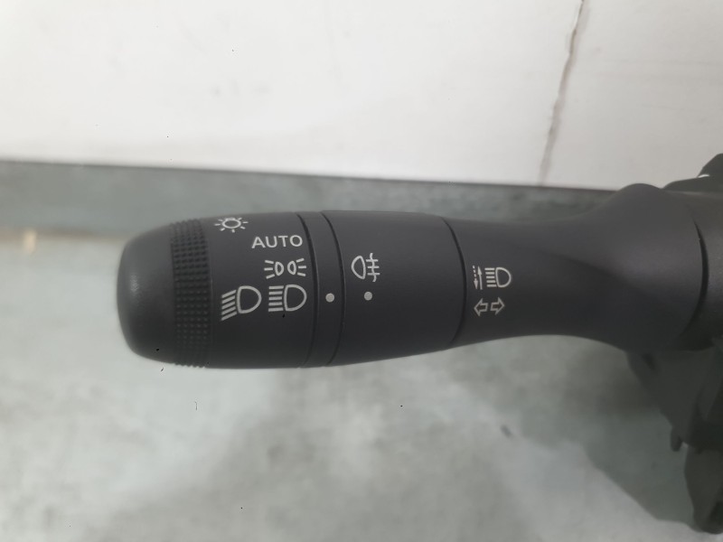 Recambio de mando luces y limpia para dacia sandero iii 1.0 tce 90 referencia OEM IAM 255679970R  