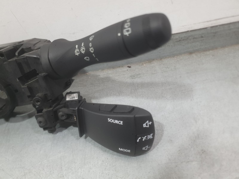 Recambio de mando luces y limpia para dacia sandero iii 1.0 tce 90 referencia OEM IAM 255679970R  
