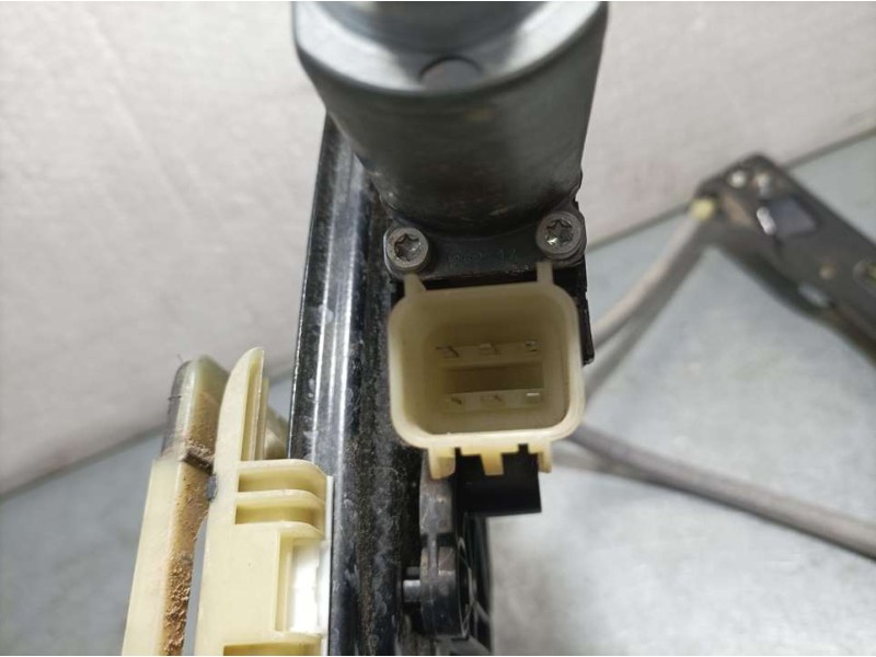 Recambio de elevalunas delantero derecho para ford mondeo turn. titanium referencia OEM IAM C04390101  ELECTRICO 6 PINS