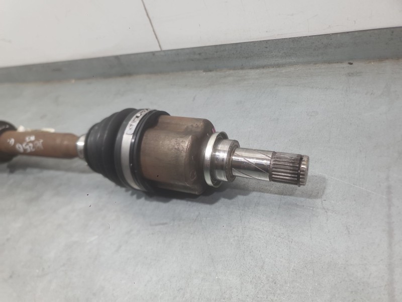 Recambio de transmision delantera izquierda para dacia sandero iii 1.0 tce 90 referencia OEM IAM 391011411R  