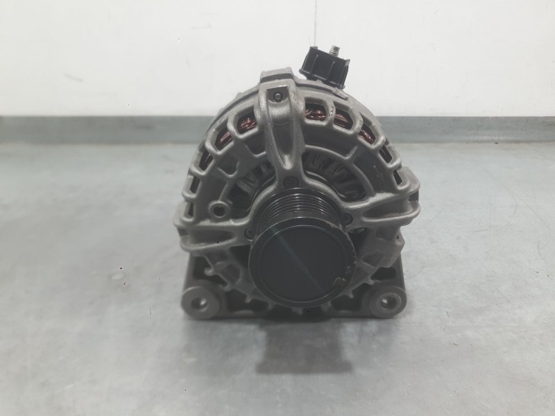 Recambio de alternador para dacia sandero iii 1.0 tce 90 referencia OEM IAM 231005607R  