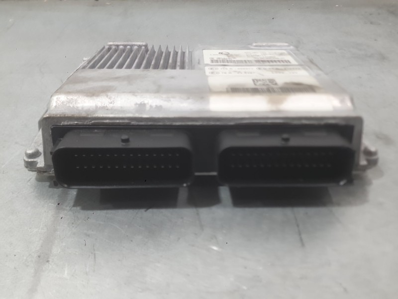 Recambio de centralita motor uce para dacia sandero iii 1.0 tce 90 eco-g referencia OEM IAM   