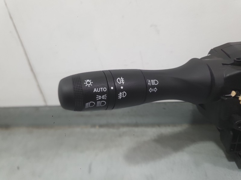 Recambio de mando luces y limpia para dacia sandero iii 1.0 tce 90 eco-g referencia OEM IAM   