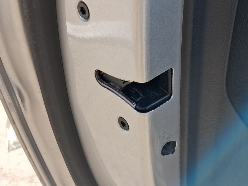 Recambio de cerradura puerta trasera izquierda para opel astra k (b16) 1.6 cdti (68) referencia OEM IAM 13533664  