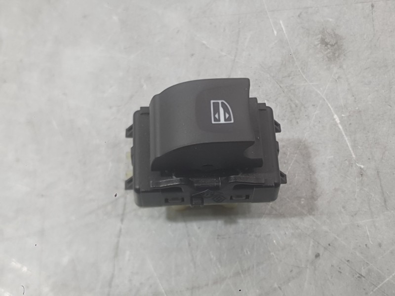 Recambio de mando elevalunas delantero derecho para dacia sandero iii 1.0 tce 90 eco-g referencia OEM IAM 254118044R  