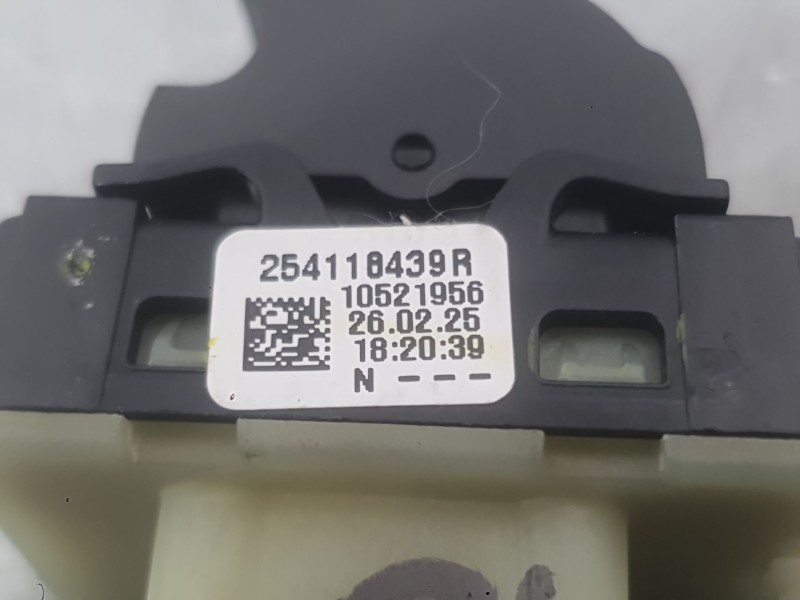 Recambio de mando elevalunas delantero derecho para dacia sandero iii 1.0 tce 90 eco-g referencia OEM IAM 254118044R  