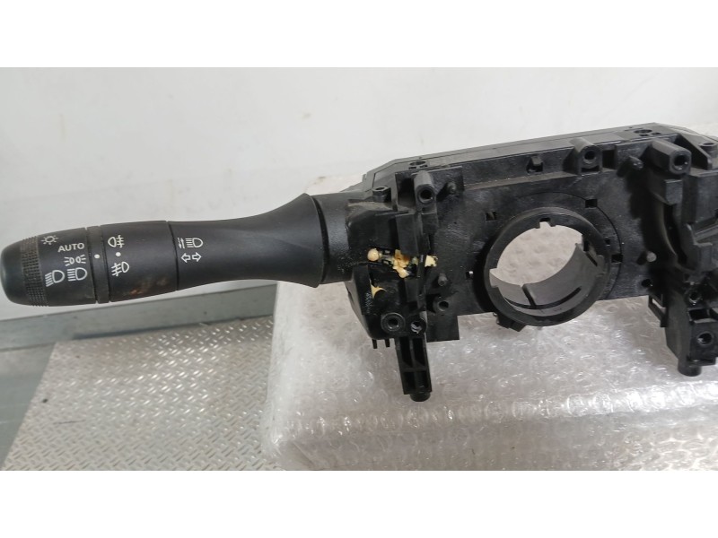 Recambio de mando luces y limpia para dacia sandero iii 1.0 tce 90 eco-g referencia OEM IAM 255670975R  