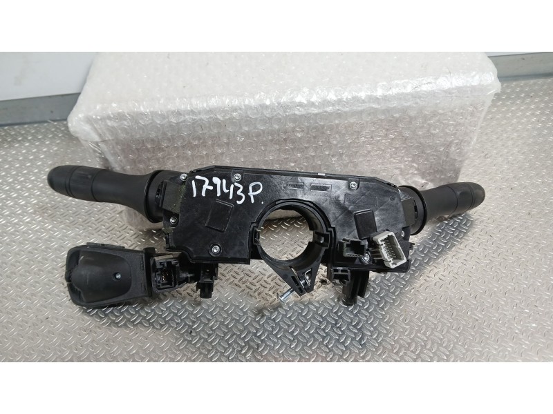 Recambio de mando luces y limpia para dacia sandero iii 1.0 tce 90 eco-g referencia OEM IAM 255670975R  