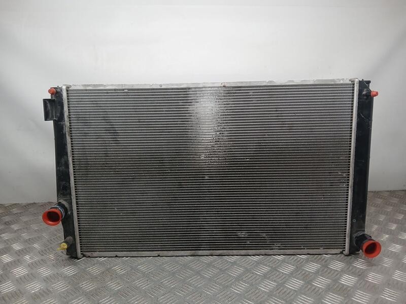 Recambio de radiador agua para toyota rav 4 exclusive referencia OEM IAM 4221335140  