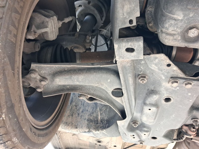 Recambio de brazo suspension inferior delantero derecho para citroën c-elysee (dd_) 1.6 bluehdi 100 referencia OEM IAM 967502888
