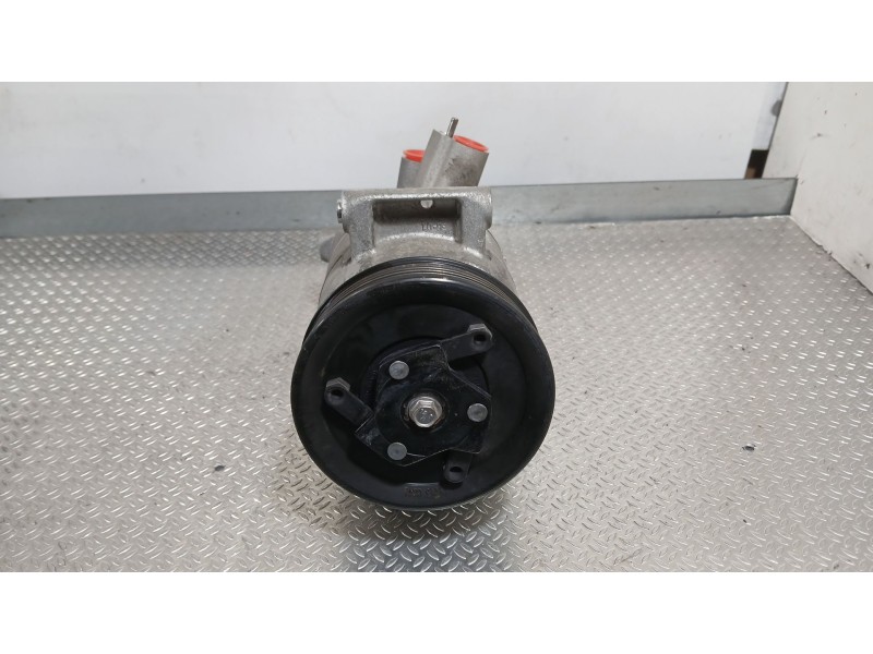 Recambio de compresor aire acondicionado para volkswagen polo v (6r1, 6c1) 1.6 tdi referencia OEM IAM 5K0820803  