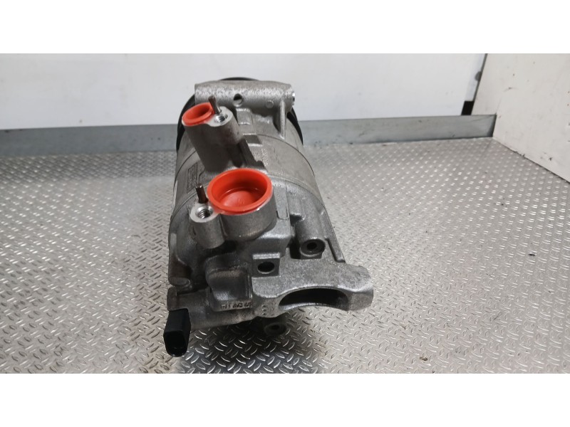 Recambio de compresor aire acondicionado para volkswagen polo v (6r1, 6c1) 1.6 tdi referencia OEM IAM 5K0820803  