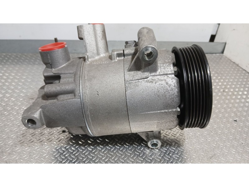 Recambio de compresor aire acondicionado para volkswagen polo v (6r1, 6c1) 1.6 tdi referencia OEM IAM 5K0820803  