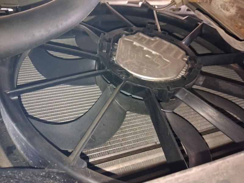 Recambio de electroventilador para opel astra k (b16) 1.6 cdti (68) referencia OEM IAM 39009025  