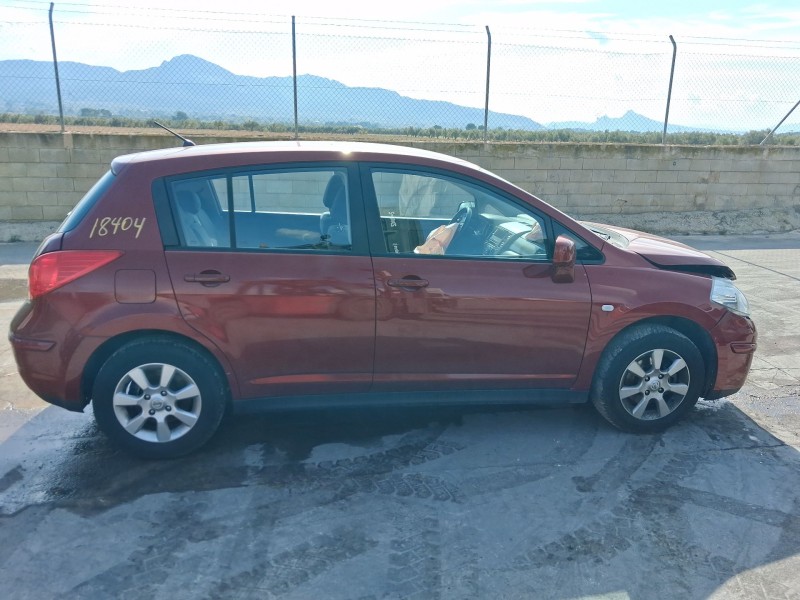 nissan tiida hatchback (c11) del año 2008