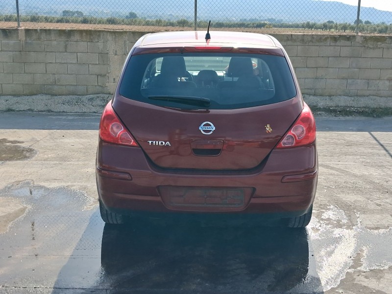 nissan tiida hatchback (c11) del año 2008