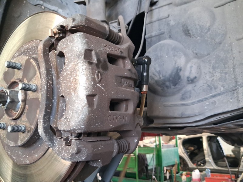 Recambio de pinza freno delantera derecha para renault koleos i (hy_) 2.0 dci 4x4 (hy0k) referencia OEM IAM 410015456R 41001JY00