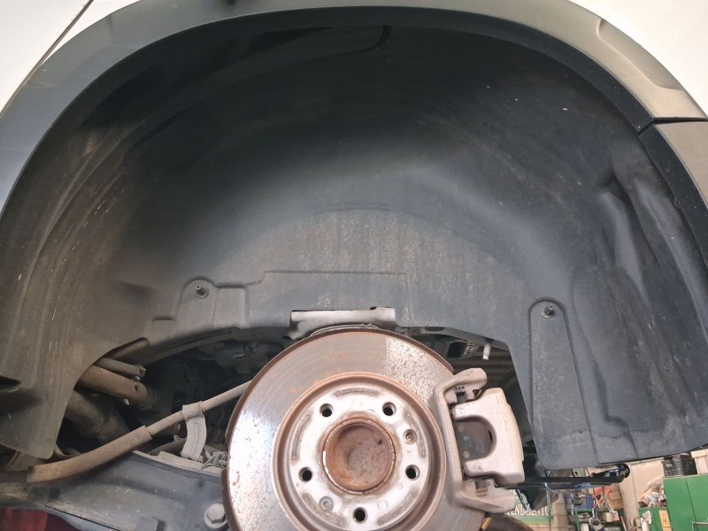 Recambio de plastico pase rueda tras. izq. para peugeot rifter 1.5 bluehdi 100 referencia OEM IAM 9864707180  