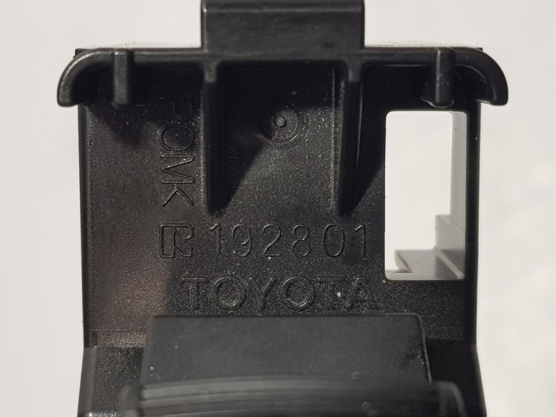 Recambio de mando elevalunas trasero derecho para toyota auris hybrid active referencia OEM IAM 192801  