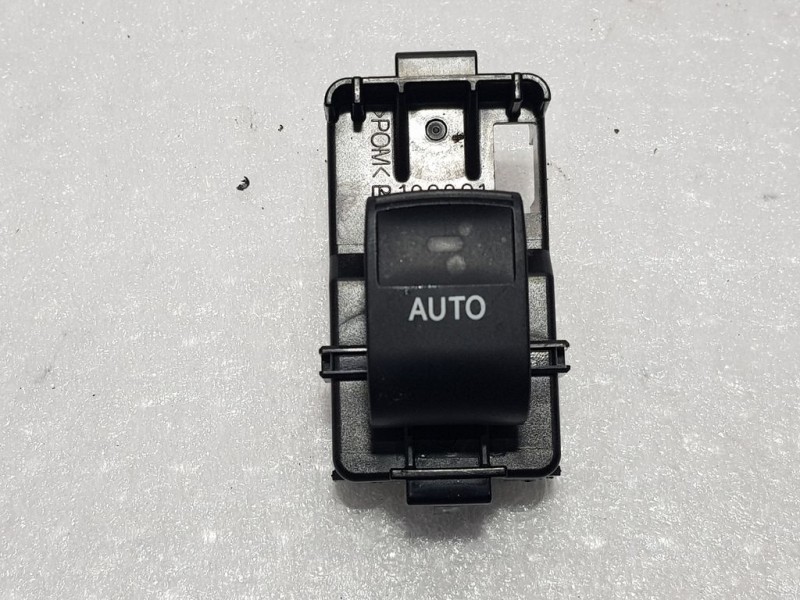 Recambio de mando elevalunas trasero izquierdo para toyota auris hybrid active referencia OEM IAM 192801  