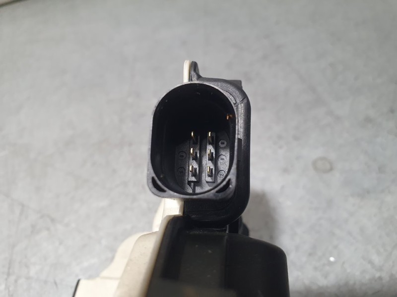 Recambio de cerradura puerta trasera derecha para volkswagen passat cc (357) básico referencia OEM IAM 5N0839016D  6 PINS