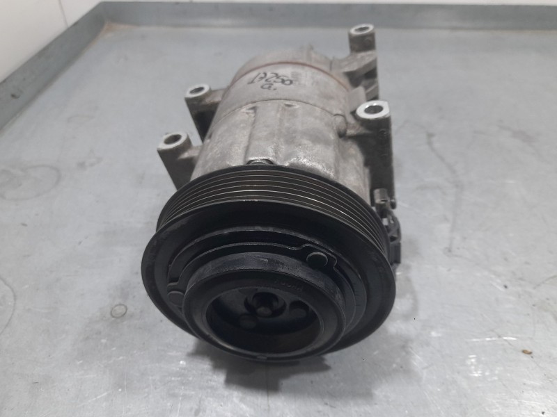 Recambio de compresor aire acondicionado para hyundai ix35 (lm, el, elh) 1.6 referencia OEM IAM DX9EA03 977012Y600 