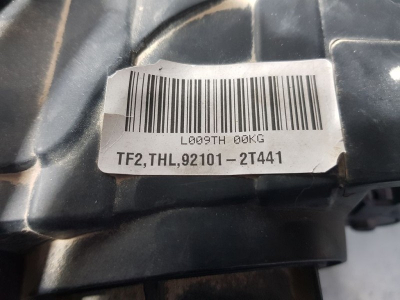 Recambio de faro izquierdo para kia optima concept referencia OEM IAM 921012T441  PATA ROTA Y TOCADO