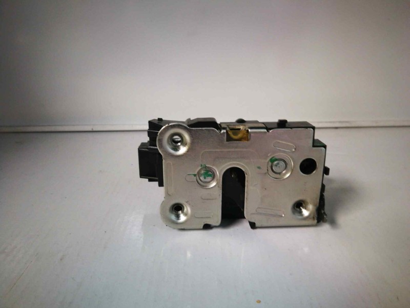 Recambio de cerradura puerta trasera izquierda para dacia duster ambiance 4x2 referencia OEM IAM   