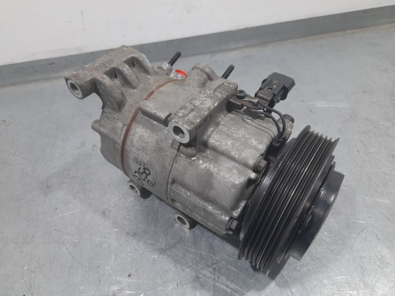 Recambio de compresor aire acondicionado para hyundai ix35 (lm, el, elh) 1.6 referencia OEM IAM DX9EA03 977012Y600 