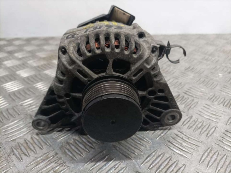Recambio de alternador para hyundai getz (tb) 1.5 crdi referencia OEM IAM 373002A010 2655103 VALEO