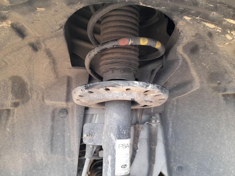 Recambio de amortiguador delantero izquierdo para opel corsa f (p2jo) 1.2 (68) referencia OEM IAM 9837413780  