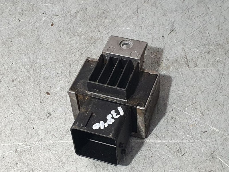 Recambio de rele para renault kangoo profesional referencia OEM IAM 110678071R  NAGARES RELE DE PRECALENTAMIENTO