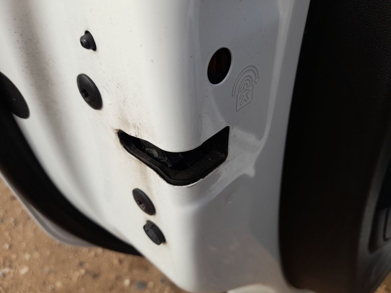 Recambio de cerradura puerta trasera izquierda para citroën c3 iii (sx) 1.2 vti 82 referencia OEM IAM 9812398580  