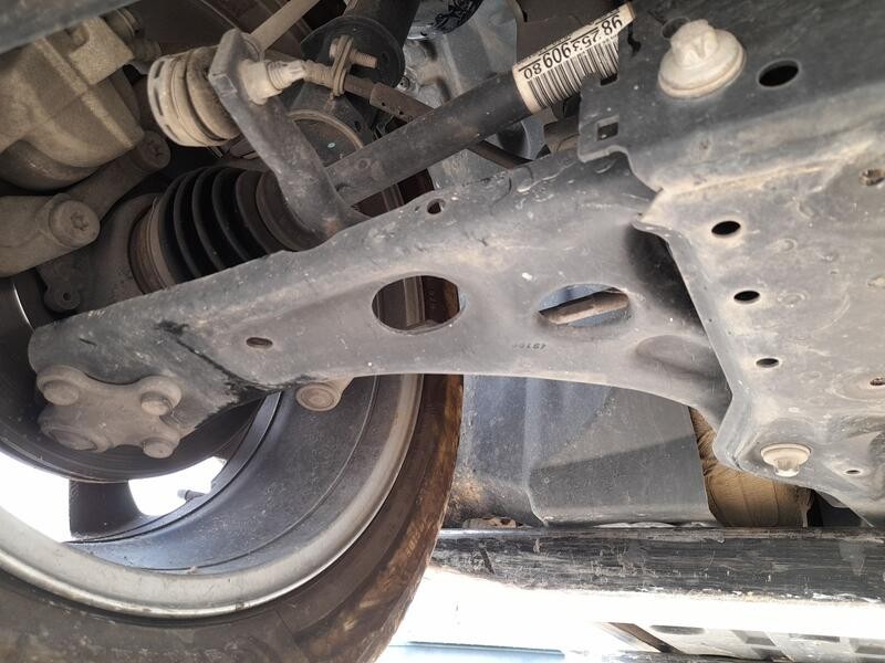 Recambio de brazo suspension inferior delantero derecho para opel corsa f (p2jo) 1.2 (68) referencia OEM IAM 9857897880  