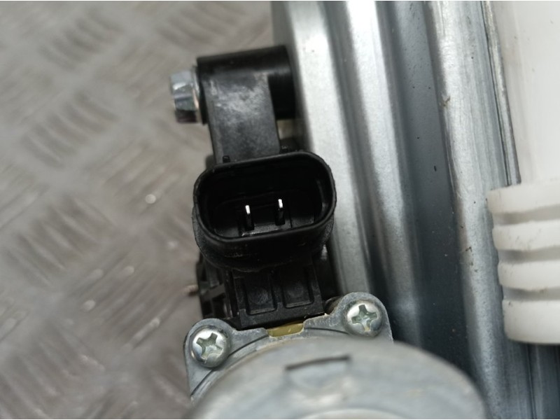 Recambio de elevalunas trasero derecho para hyundai kona essence 2wd referencia OEM IAM 83402J9000  ELECTRICO 2 PINS