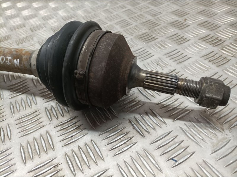 Recambio de transmision delantera izquierda para peugeot 206 berlina x-line referencia OEM IAM 3272XJ  