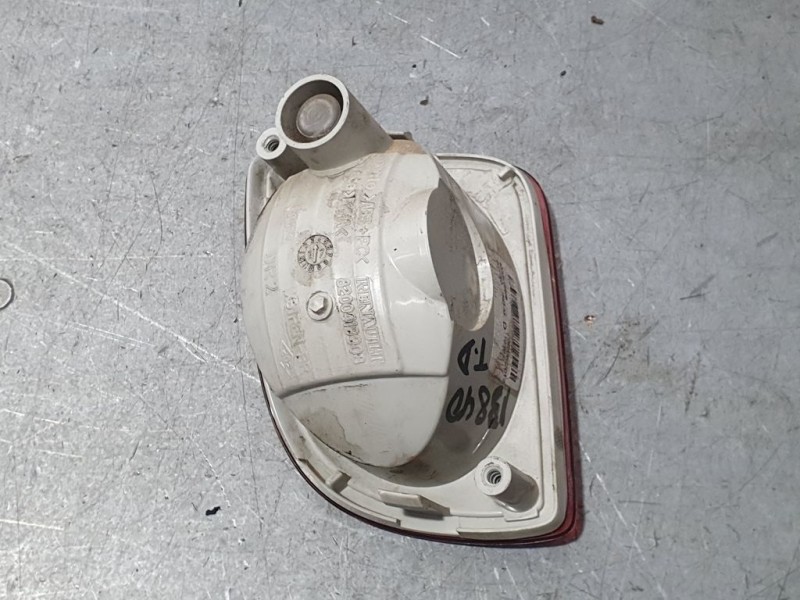 Recambio de piloto trasero derecho paragolpes para renault kangoo profesional referencia OEM IAM 8200419908  FALSO