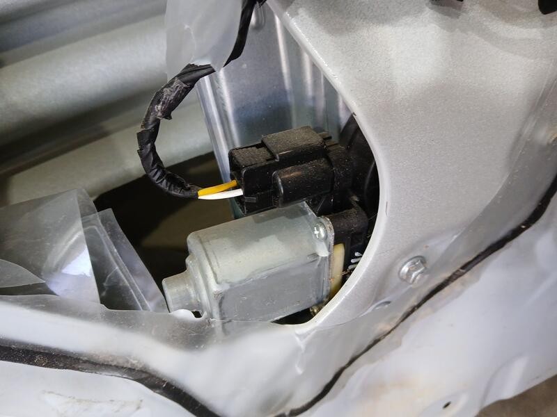 Recambio de elevalunas trasero izquierdo para hyundai kona essence 2wd referencia OEM IAM 83403J9000  ELECTRICO 2 pins