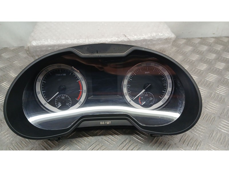 Recambio de cuadro instrumentos para skoda octavia iii combi (5e5, 5e6) 1.5 tsi g-tec referencia OEM IAM 5E0920752F  1973964006