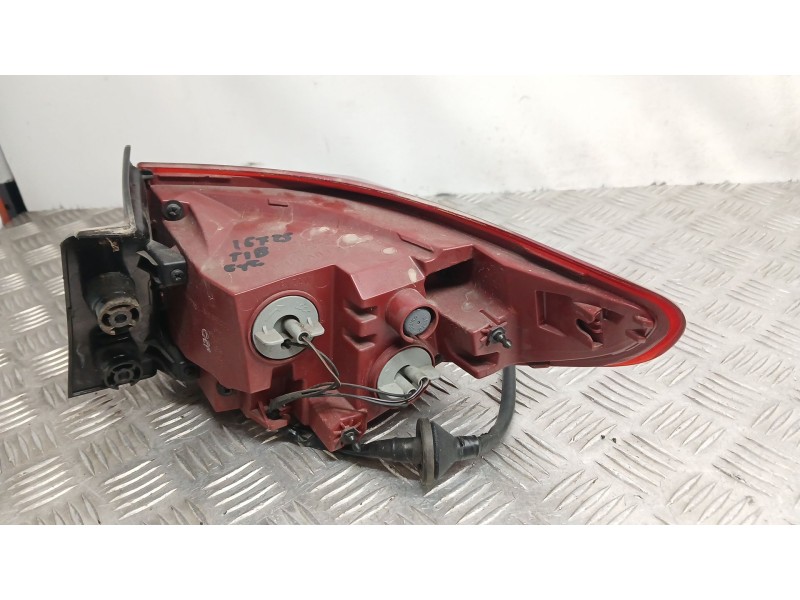 Recambio de piloto trasero izquierdo exterior para kia stonic (yb) 1.2 cvvt referencia OEM IAM 92401H8400  