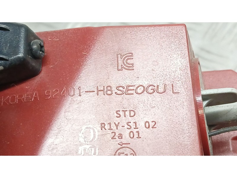 Recambio de piloto trasero izquierdo exterior para kia stonic (yb) 1.2 cvvt referencia OEM IAM 92401H8400  
