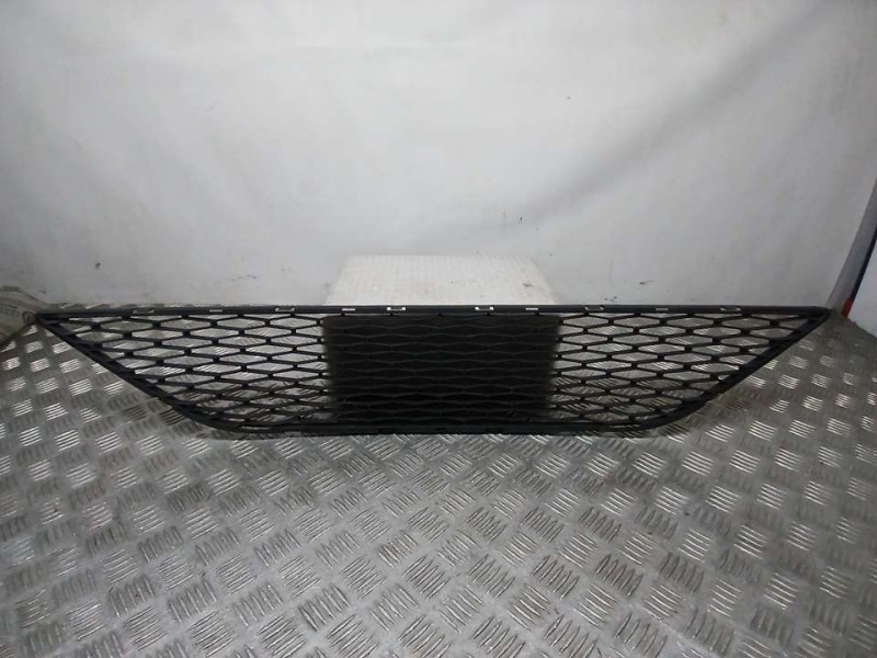 Recambio de rejilla central paragolpes para seat ibiza (6j5) referencia OEM IAM 6J0853667  NUEVO ORIGINAL
