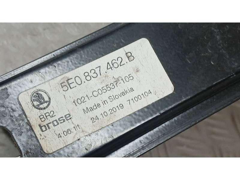 Recambio de elevalunas delantero derecho para skoda octavia iii combi (5e5, 5e6) 1.5 tsi g-tec referencia OEM IAM 5E0837462B ELE