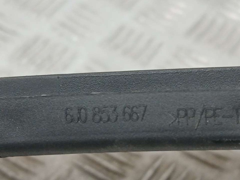 Recambio de rejilla central paragolpes para seat ibiza (6j5) referencia OEM IAM 6J0853667  NUEVO ORIGINAL
