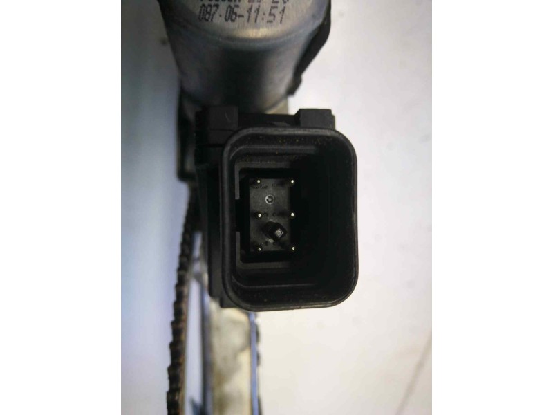 Recambio de elevalunas delantero derecho para opel combo (corsa c) 1.7 16v cdti referencia OEM IAM  6 PINS ELECTRICO
