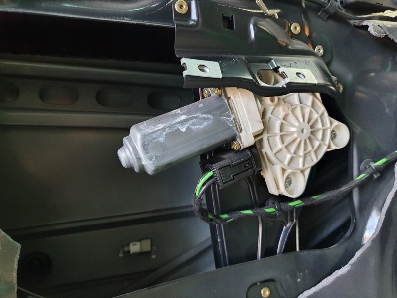 Recambio de elevalunas trasero izquierdo para mercedes-benz clase e (w211) berlina e 240 (211.061) referencia OEM IAM A211730034